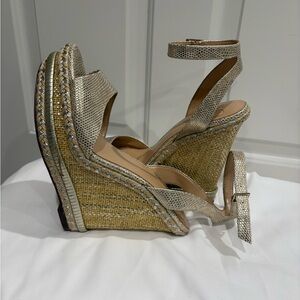 Jennifer Lopez Metallic Gold-Tone Woven Espadrille Wedge Sandals